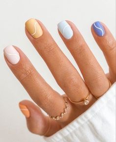 Short Nail Ideas With Designs, Nail Design Accent Nail, Simple Mom Nail Designs, Fun Nail Design Short Nails, Very Short Gel Nails Design, Matte Finish Nails Art Designs, Easy At Home Gel Nail Ideas, Short Minimalist Nails Summer, Short Simple Gel Nails Summer