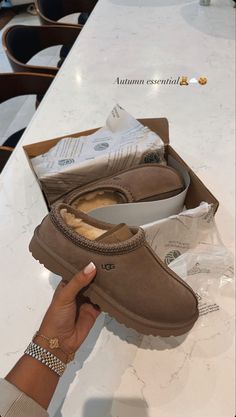 Brown Uggs, Cute Uggs, Trendy Shoes Sneakers, Shoe Wishlist