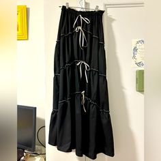 Never Worn, Cider Maxi Skirt. Black With White Bow Detail And Gathered Sides. Really Cute, Could Look Edgy, Or Feminine. Size Small, Has An Elastic Waist For Easy Fit. White Bow, Skirt Black, Bow Detail, Cider, Maxi Skirt, Elastic Waist, Womens Skirt, Size Small, Elastic