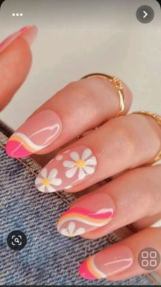 Mid Length Nail Designs Summer, Cute Summer Acrylic Nails Almond, Preppy Summer Nail Designs, Summer Nail Designs Flowers, Mail Ideas Almond, Nail Ideas Acrylic Preppy, Nail Inspo Summer Bright, Spring Nails Design 2024, Nail Ideas Tropical Vacation