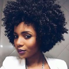 Afro Curls, How To Curl Short Hair, Wavy Haircuts, Beautiful Natural Hair, Short Curly Wigs, Short Hair Wigs, Natural Hair Beauty