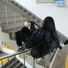 Korean Schools Inside, Korean School Life Aesthetic, Korean Highschool Aesthetic, Korean School Life, Korean School Aesthetic, Zainab Core, Korean Highschool, Blasting Music, School Life Memories