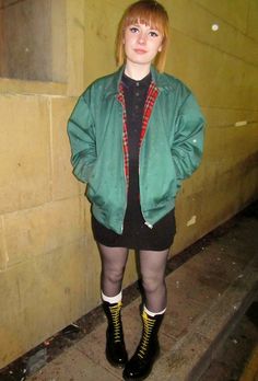 Skinhead Traditional Spirit: Skinhead Girl ( Fotos a color) Parte 2 Más Ska Style, Job Outfits, Mod Girl, Chelsea Girls, Punk Girl