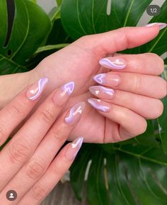 Light Pink And Light Purple Nails, Almond Purple Nails Designs, Spring Nails Lilac, Girly Almond Nails, Light Purple Nails Design, Lilac Nail Art, Lilac Nails Design, Purple Hoco, Light Purple Nails