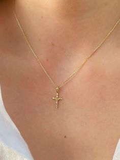 Good Cross Necklace, Small Gold Cross Necklace, Gold Jewelry Cross, Gold Cross Necklace Aesthetic, Crucifix Necklace Women, Cross Necklace Aesthetic, Cross Gold Necklace, Gold Cross Necklace For Women, Orthodox Cross Necklace