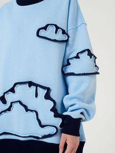 Фотографии на стене сообщества | ВКонтакте Denim Diy Clothes, Patchwork Clothes, Diy Sweatshirt, Embellished Sweaters, Denim Diy, Couture Sewing, Embroidery Fashion, Tee Dress, Minimalist Outfit