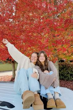 Olive Lynn, Fall Core, Pumpkin Patch Photoshoot, Fall Szn, Pumpkin Patch Pictures, Fall Photo Shoot Outfits, Fall Friends, Fall Photo Shoot, Fall Blanket