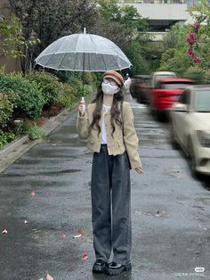 Rainy Day Outfit Douyin, Rainy New York Outfit, Korean Winter Fashion Women, Japan Style Outfits Casual, Japan Casual Outfits, Cloudy Day Outfit, Dress Outfits Korean, Rainy Day Outfits, Japan Outfits