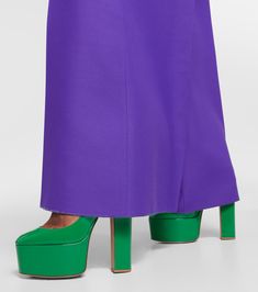 Tan Go 155 Leather Platform Pumps in Green - Valentino Garavani | Mytheresa Valentino Garavani Shoes, Green Shop, Patent Leather Pumps, Platform Pumps, High Heel Pumps, Metallic Leather, Leather Pumps, Platform Heels, Pump Shoes