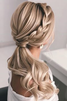 Tail Hairstyle, Pony Hairstyles, Wedding Hair Half, Chic Hair, בר מצווה, Wedding Hair Inspiration, Wedding Hairstyles For Long Hair, Formal Hairstyles, Wedding Hair And Makeup