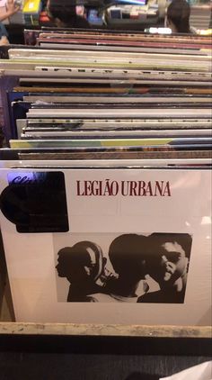 an old record player with the label legao urbana on it's side