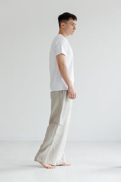 Relaxed-fit pants in linen. Covered elastic at back of waistband and zip fly with button. Diagonal side pockets, leg pockets with flap, and back pockets with flap. Wide legs with creases. FEATURES Name: Surabaya linen pants Color in the picture: beige Decor: plain Material: linen Length: regular length Clasp: button with zip Fit: relaxed fit Features: with pockets Beige Linen Trousers, Men Linen Pants, Linen Trousers Men, Trouser Men, Fitted Linen Pants, Beige Decor, Flax Clothing, Mens Linen Pants, Pants Linen