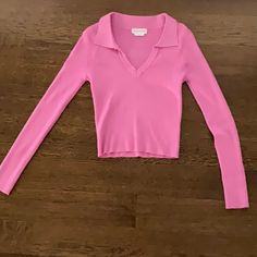 Never Worn Cropped Pink Knit Long Sleeve V-Neck Ribbed Style With Collar Cropped Pink, Pink Knit, Knit Long Sleeve, Long Sleeve Knit Tops, Lovers And Friends, Long Sleeve Top, Ribbed Knit, Long Sleeve Tops, Sleeve Top