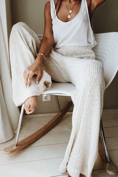 Work From Home Outfit, Cozy Loungewear, Casual Wide Leg Pants, Elegante Casual, Comfy Pants, Indie Outfits, Trouser Style, Home Outfit