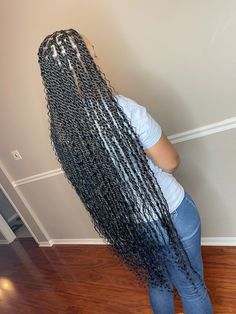 Small Boho Island Twist With Curls, Small Island Twist With Curls, Dark Brown Island Twists, Brown And Black Island Twist, Brown Island Twist With Curls, Long Island Twist, Island Twist With Color, Island Twist With Curls, Twist With Curls