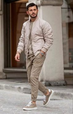 Casual Jacket Outfit, Winter Fashion Formal, Cargo Pants Outfit Men, Mens Casual Suits, Mens Smart Casual Outfits, Semi Formal Outfits, Men Footwear, Pants Outfit Men, Spring Outfits Men