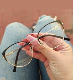 Browline Glasses Women, Glasses Frames Aesthetic, Specs Frames Women, Glasses Frames For Girl, Clear Glasses Frames Women, Glasses Women Fashion Eyeglasses, Glasses For Round Faces, Cute Glasses Frames, Classy Glasses