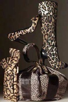 Funky Bags, Wild Fashion, Leopard Painting, Leopard Prints, Costume Rings, Fantastic Shoes, Leopard Fashion, Exotic Fashion, Animal Print Fashion