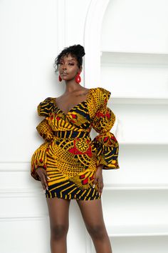 African Clothing Styles Woman, Kitenge Outfits, Chitenge Outfits, African Wears, Car 2023, Ankara Dress Designs, African Chic, Ankara Short Gown Styles, Cars Aesthetic