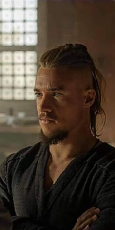 Alexander Dreymon Uhtred, Alex Dreymon, Viking Men, Mens Hairstyles Thick Hair