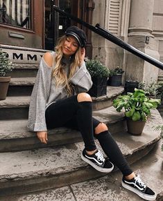 Sport station Sarinah Platform Vans Outfit, Alex Centomo, Platform Vans, Fall Ootd, Vans Outfit, Fashion Fits, Curvy Outfits, Edgy Outfits, Ask Me