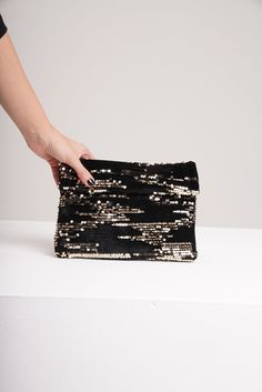 Your style will shine brightly with the fabulous design of this sequin bag. Embellished with shimmering flake, this clutch is the perfect finishing touch on any refined ensemble. This bling evening purse is ideal for any cocktail party or even your big wedding day. Sequin Bag, Party Clutch, Black Clutch, Evening Purse, Big Wedding, Velvet Bag, Clutch Handbag, Cocktail Party, Evening Bags