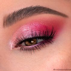 Pink Prom Eyeshadow Looks, Pink Makeup For Blue Eyes, Hot Pink Eyeshadow Looks Simple, Pink Makeup Looks For Homecoming, Barbie Inspired Eyeshadow, Eyeshadow Looks Pinks, Pink Prom Eye Makeup, Simple Hot Pink Makeup Looks, Pink Eyeshadow Looks Easy