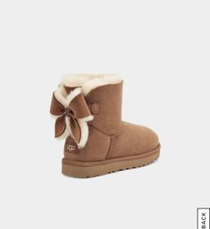 Ugg Boots With Bows, Uggs With Bows, Dr Shoes, Bailey Bow Uggs, Bow Boots, Shoe Wishlist, Bailey Bow, Uggs Outfit