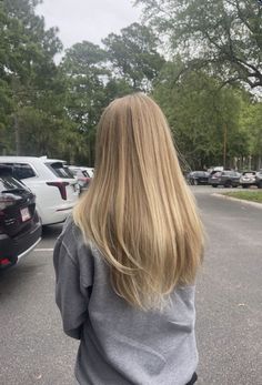 Simple Blonde Hair, Long Blonde Hair Inspo Straight, Blonde Hair Balayage With Money Piece, Straight Natural Blonde Hair, Haircuts For Strait Hair, Straightened Blonde Hair, Long Blonde Hair With Long Layers, Natural Blonde Long Hair, Full Highlights On Light Brown Hair