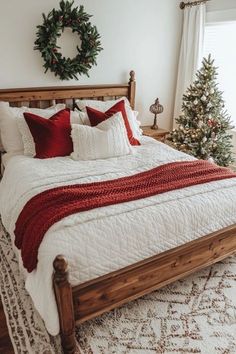 Rustic Christmas Decorations Farmhouse Master Bedrooms, Farmhouse Christmas Decor Bedroom, Cozy Winter Bedroom Decor, Rustic Red Christmas Decor, Farmhouse Christmas Bedding, Christmas Bedroom Inspo Cozy, Farmhouse Christmas Bedroom Ideas, Christmas Guest Room Decor, Classic Christmas Bedroom