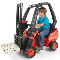 The Working Pedal Powered Forklift - Hammacher Schlemmer...this is awesome!!!! Cleaning My Room, Outdoor Baby, Ride On Toys, Future Kids, Future Baby, Kids Playing, Cool Kids, Just In Case, Baby Toys