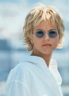 Meg Ryan Hairstyles, Celebrity Haircuts, Short Shag Haircuts, Meg Ryan, Haircut Styles, Shag Hairstyles