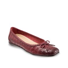 Trotters-Gillian Ballet Flat The Gillian ballet flat from Trotters adds a noteworthy interest to your summer style. The basket-woven leather upper with a sweet bow accent and tonal trim creates a standout look. Chic Leather Flats With Intrecciato Weave, Chic Braided Leather Flats, Elegant Woven Leather Ballet Flats With Round Toe, Chic Leather Ballet Flats With Woven Sole, Leather Flats With Intrecciato Weave For Spring, Casual Woven Leather Ballet Flats, Woven Leather Slip-on Ballet Flats, Woven Leather Ballet Flats, Burgundy Ballet Flats