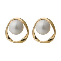 18k Gold Plated Faux Pearl Earrings. Irregular Round Shaped With Hollow Middle And Pearl. A Beautiful, Sophisticated Look! Nwt! Chic Gold Plated Clip-on Earrings For Formal Occasions, Chic Gold Plated Earrings For Formal Occasions, Chic White Pearl Earrings For Formal Occasions, Chic Gold Single Pearl Earring, Gold Chic Pearl Earrings For Formal Occasions, Formal White Gold Plated Clip-on Earrings, Chic Gold Pearl Earrings For Formal Occasions, Chic White Clip-on Earrings For Formal Occasions, Chic White Earrings For Formal Occasions