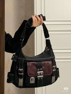 Designer Leather Handbags, Vintage Crossbody Bag, Commuter Bag, Luxury Designer Handbags, Large Handbags, Mode Inspo, Mode Inspiration