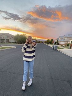 School Everyday Outfits, Daily School Outfits, Utah Girl Summer Outfits, Utah Outfits Winter, Utah Girl Fits, Basic School Fits, Basic Everyday Outfits, Utah Girl Aesthetic, Utah Fits