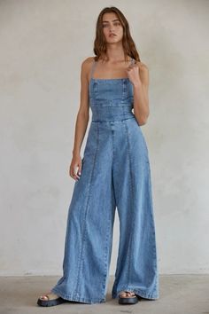 •100% cotton 
•Wide leg jumpsuit 
•Side pockets Jean Jumpsuit, Jumpsuit Denim, Short Jean Skirt, Maxi Dress Sale, Denim Accessories, Tie Dye Designs, Retro Women, Denim Cotton, Edgy Look