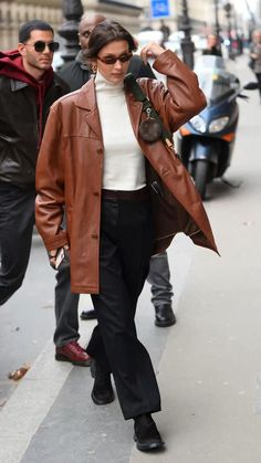 Stile Kendall Jenner, Brown Leather Coat, Leather Jacket Outfits, Sofia Vergara