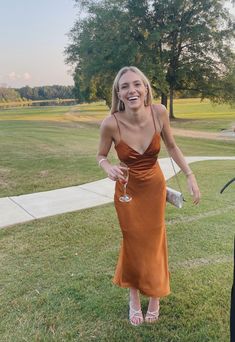 wedding guest dress, formal, formal wedding attire, formal guest dress, orange wedding guest dress Semi Formal Dresses For Wedding, Ocassion Dress, Wedding Guest Outfit Fall, Semi Formal Wedding, Formal Wedding Guest Dress, Formal Wedding Guests, Orange Midi Dress, Fall Wedding Guest