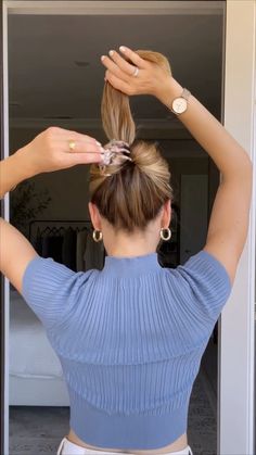 American Style | YES or NO??? Credit @nicholeciotti… | Instagram Claw Updo, Ponytail With Clip, Claw Hairstyles, Curly Hair Bun Styles, Blonde Bob Haircut, Medium Hair Styles For Women, Grey Hair Inspiration, Ponytail Hairstyles Easy, Messy Ponytail