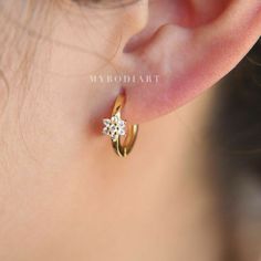 Small Earrings Gold, Gold Earrings Indian, Gold Ring Designs, Gold Jewelry Earrings, Gold Jewelry Simple, Jewelry Design Earrings, Gold Necklace Designs, Jewelry Design Necklace