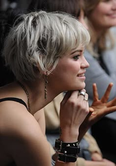 Short Grey Haircuts, Pixie Geldof, New Short Hairstyles, Gray Hair Cuts, Short Grey Hair, Pixie Styles, Pixie Haircuts