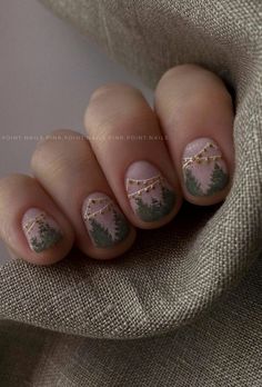 Point Nails, Nail Art Noel, Manicure Ideas, Nails Manicure, New Year's Nails, Xmas Nails, Christmas Nail Designs, Dream Nails, Funky Nails