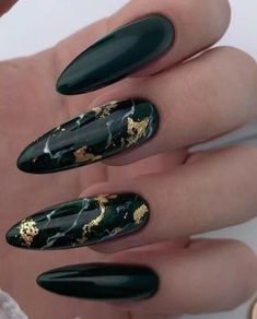 Маникюр со стразами Nail Art Noir, Blue Chrome Nails, Ankle Bracelets Diy, Chrome Nail Art, Green Nail Designs, Design Nails, Pretty Nail Art, Nails Manicure