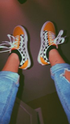 Skateboard Style, Street Style Vintage, Street Style Photography, Fashion Street Wear, Look Grunge, Tenis Vans, 90's Fashion, 90s Aesthetic, Aesthetic Pinterest