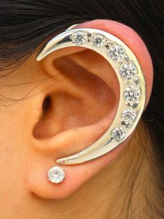 Left Crescent Ear Wrap with 7 CZ's Celebrity Style Jewelry, Unique Ear Cuffs, Dragon Ear Cuffs, Industrial Earrings, Diamond Shape Earrings, Piercings Unique, Silver Gold Jewelry, Hammered Hoop Earrings, Wrap Earrings