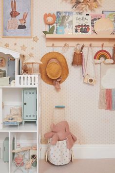 Just like you wouldn’t have all of your belongings randomly scattered around your home but instead have them organised and put away, the same should be done with your child’s toys to keep your home looking neat and tidy, as well as aesthetically pleasing.