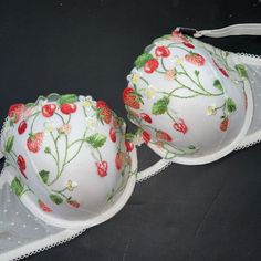 Nwt Stunning Victoria&Apos;S Secret 36dd Or 36d Demi Bra !!!Message Me Which Size You Want When Purchasing Please!!! Gorgeous Set!!!You&Apos;Ll Love It!!!!!! Perfect As A Gift!!! Dear Buyers, Also Pls, Ask Questions Before Buying Please!I&Apos;Ll Be Happy To Answer Them ))) All Sales R Final, So No Returns Please. Check Out My Other Vs Items. * I&Apos; M Aiming At Getting A 100% Positive Rating, So Please Make Sure You Leave 5 Stars After You Receive Your Beautiful Items))) I Will Do The Same Fo Strawberry Bra Victoria Secret, Strawberry Bra, Lace Bra Outfit, Front Clasp Bra, 36dd Bra, Black Lace Tank Top, Red Bra, Floral Bra, Red Strawberry