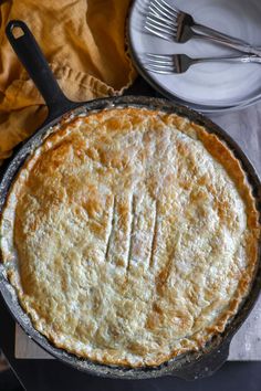 Introducing our mouthwatering Skillet Chicken Pot Pie recipe, perfect for busy weeknights or weekends. Packed with tender chicken, veggies, and a buttery, flaky crust that's baked right in the skillet. Say goodbye to messy pots and hello to the easiest pot pie you'll ever make! Skillet Chicken Pot Pie, Skillet Desserts, Easy Chicken Pot Pie Recipe, Easy Skillet Chicken, Chicken Pot Pie Filling, Pot Pie Filling, Chicken Pot Pie Recipe, Pot Pie Recipe, Chicken Veggies