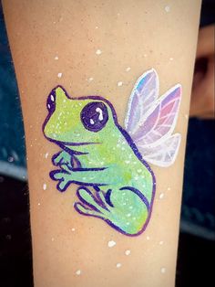 Easy Body Painting Ideas, Kawaii Face Paint, Easter Face Painting Ideas, Mushroom Face Paint, Spring Face Paint, Face Paint Ideas For Teens, Frog Face Paint, Room Ideas Grunge, Easy Face Painting Designs